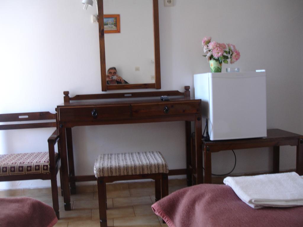 Otel Inomaos 2*